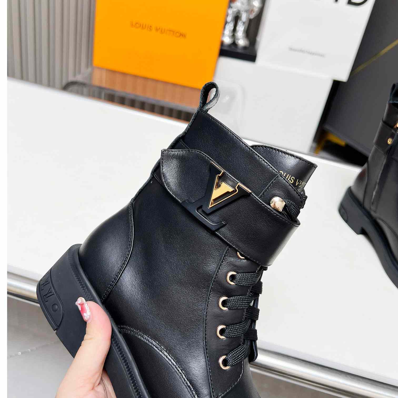 Louis Vuitton Citizen Flat Ranger Boot    1ADCJ6 - DopestKickz
