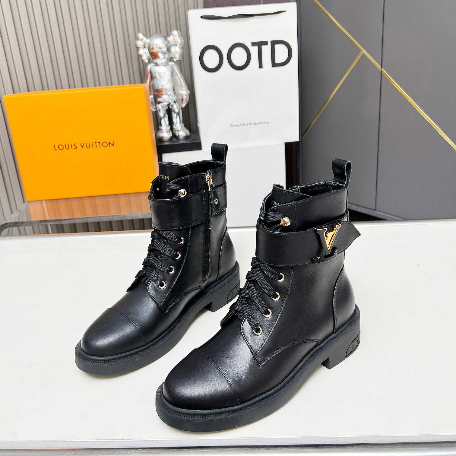 Louis Vuitton Citizen Flat Ranger Boot    1ADCJ6 - DopestKickz