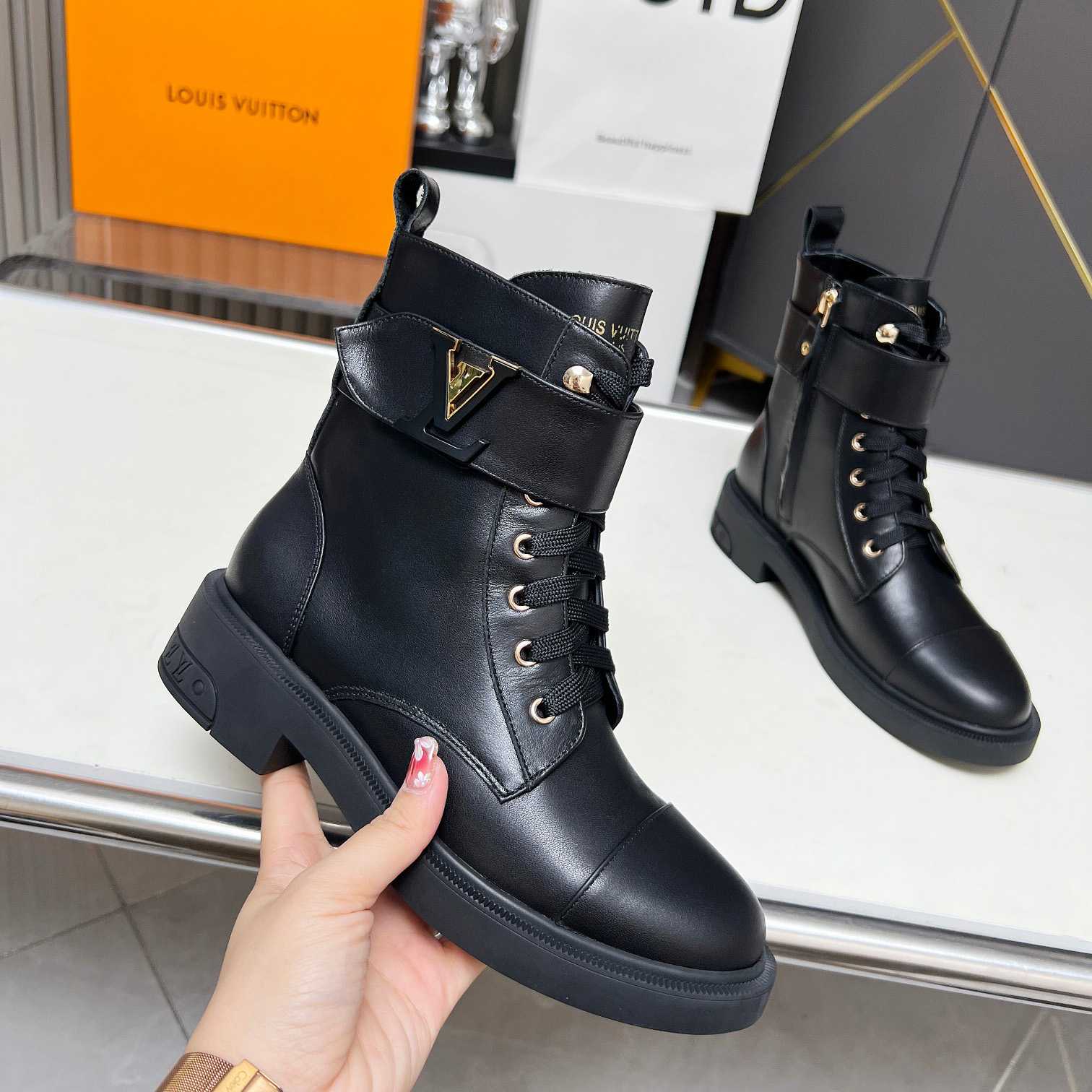 Louis Vuitton Citizen Flat Ranger Boot    1ADCJ6 - DopestKickz
