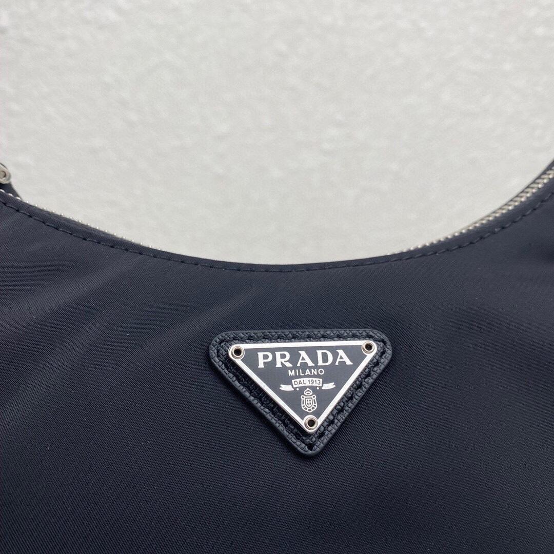 Prada Re-Edition Mini-Bag  （23cm-13cm-5cm） - DopestKickz
