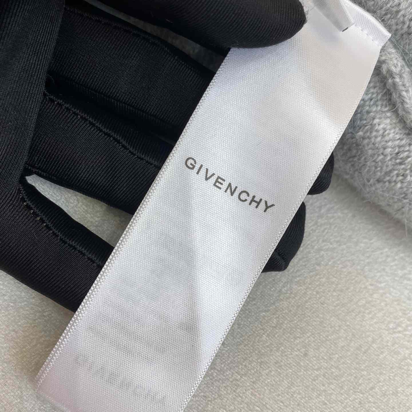Givenchy 4G Logo Detailed Crewneck Sweater - DopestKickz
