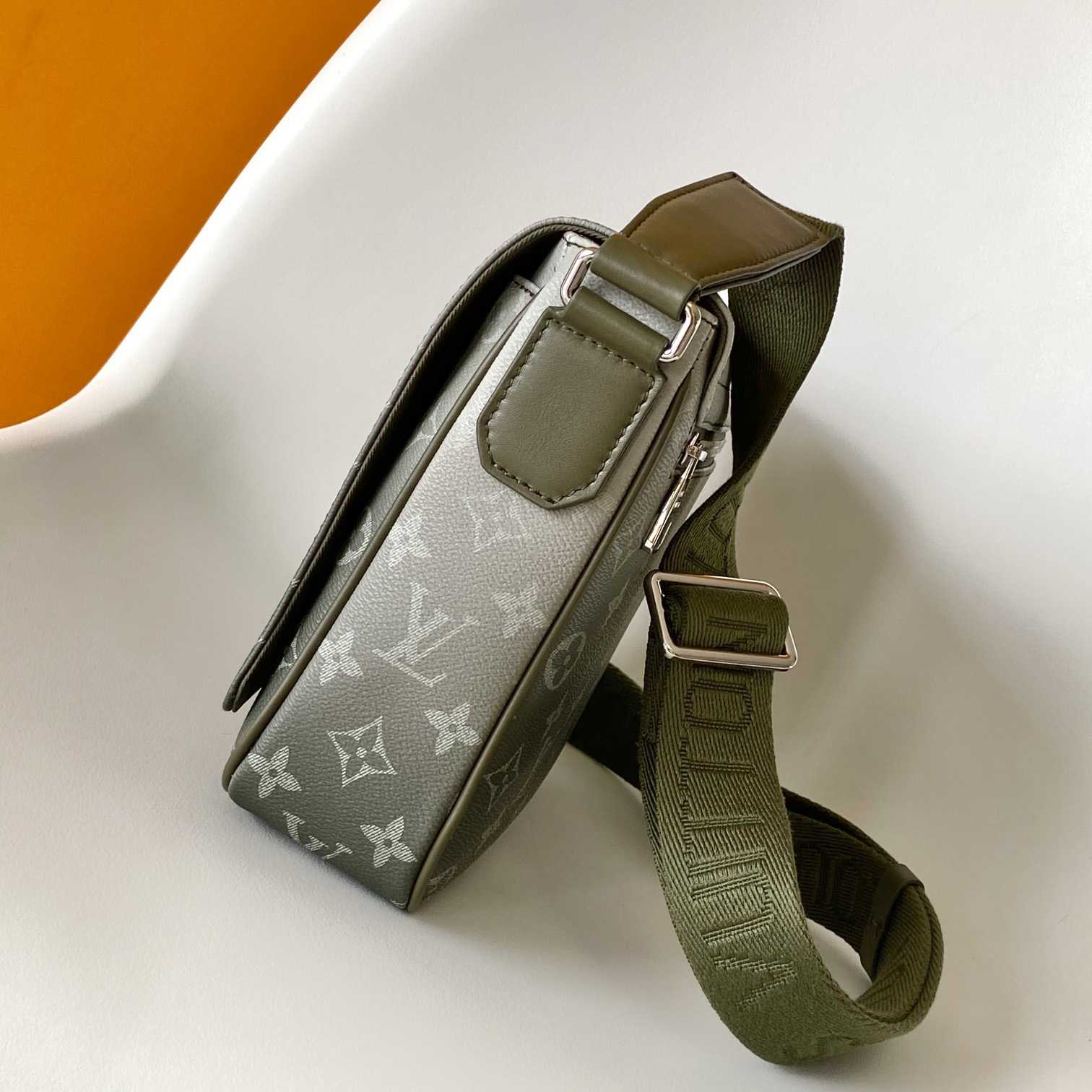Louis Vuitton District PM   M11593 - DopestKickz