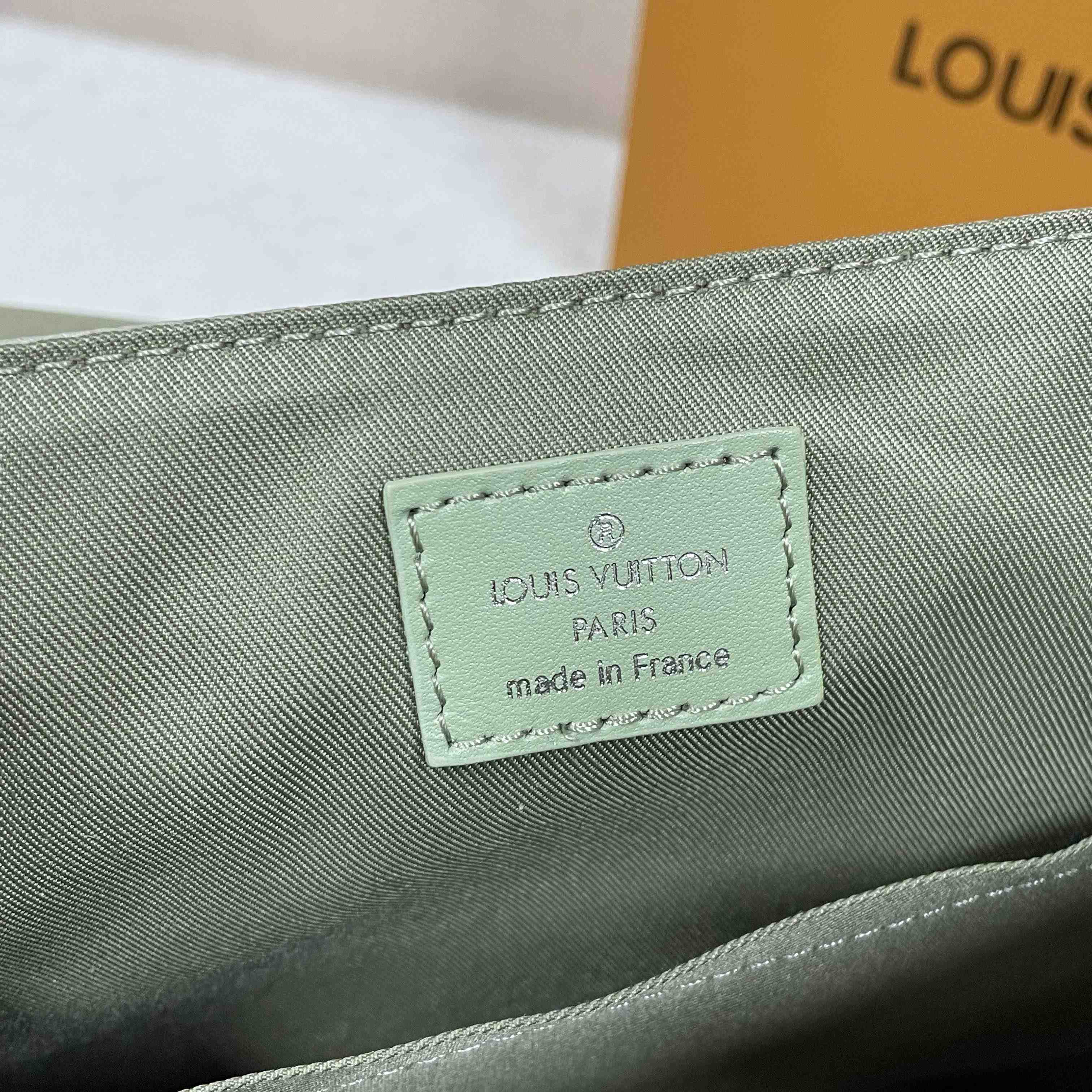 Louis Vuitton District PM   M11593 - DopestKickz