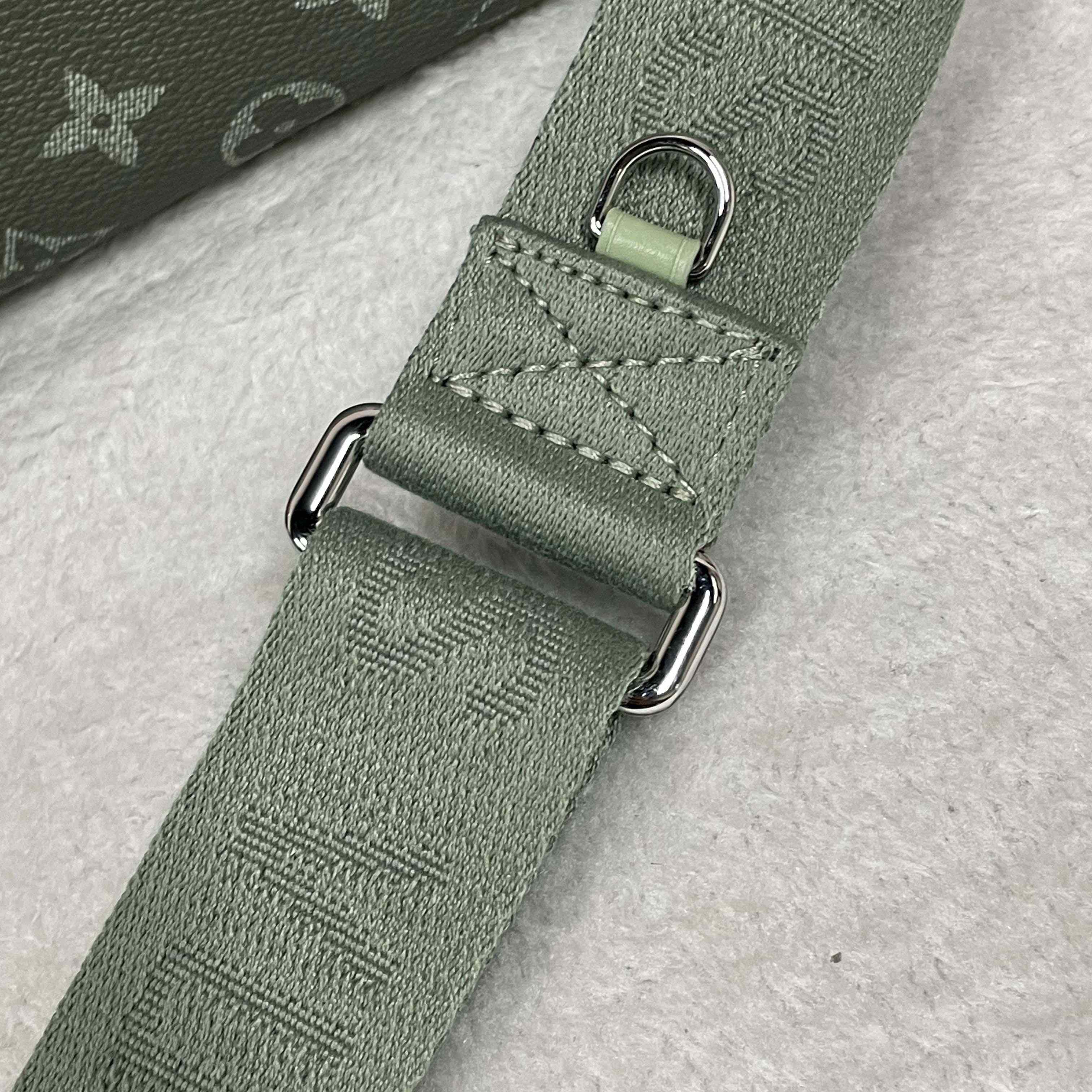 Louis Vuitton District PM   M11593 - DopestKickz