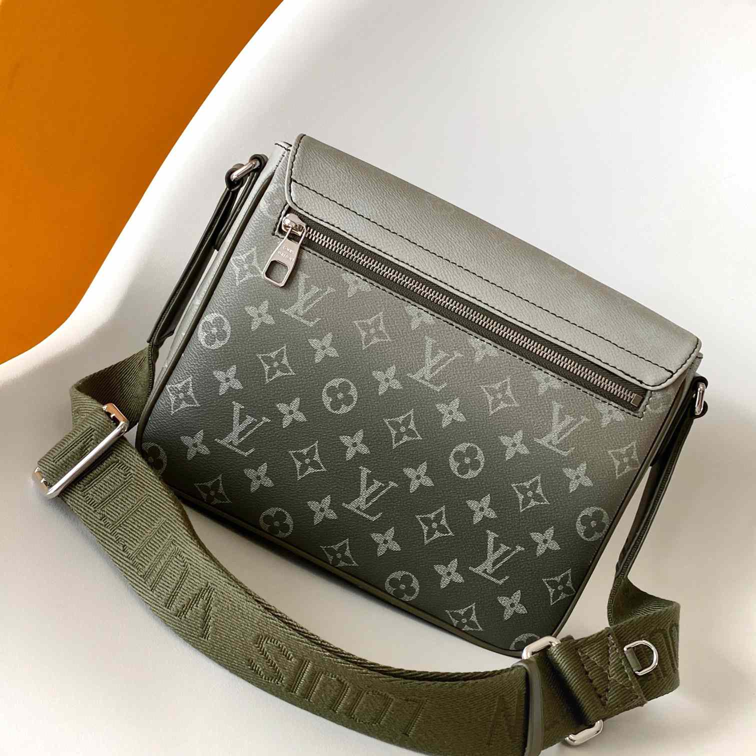 Louis Vuitton District PM   M11593 - DopestKickz