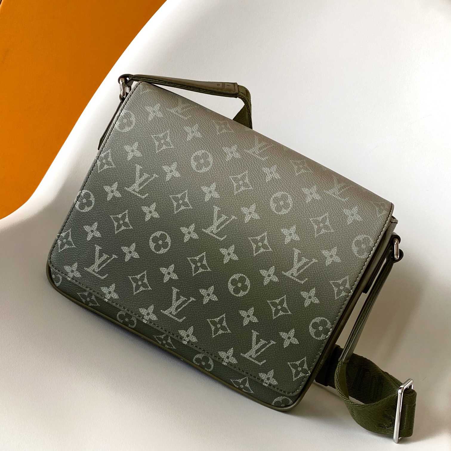 Louis Vuitton District PM   M11593 - DopestKickz