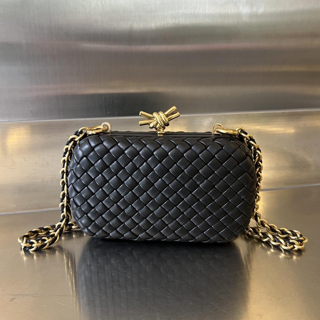 Bottega Veneta Knot （19*11.5*5cm） - DopestKickz