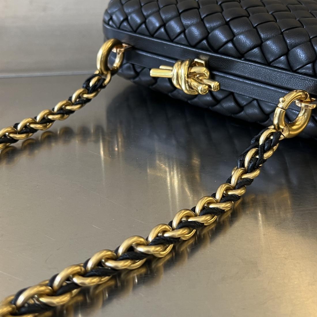 Bottega Veneta Knot （19*11.5*5cm） - DopestKickz