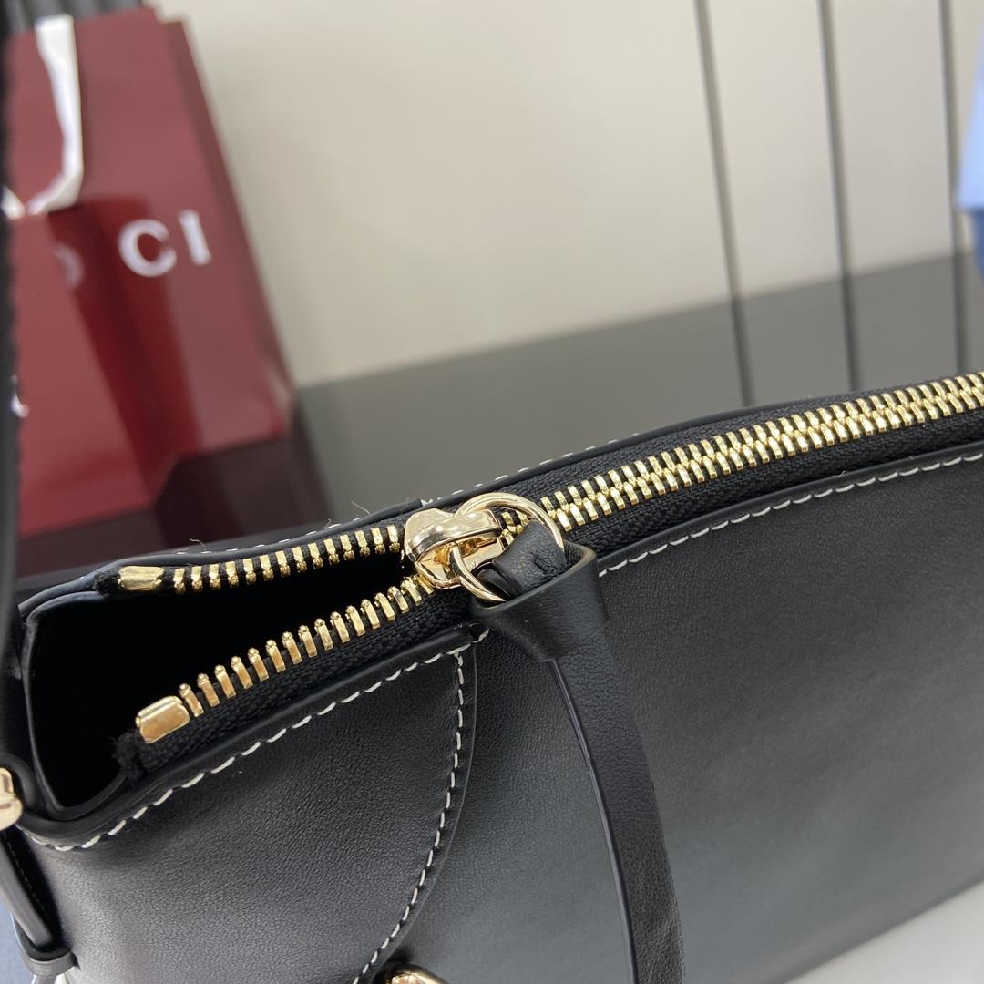 Gucci GG Emblem Medium Shoulder Bag - DopestKickz