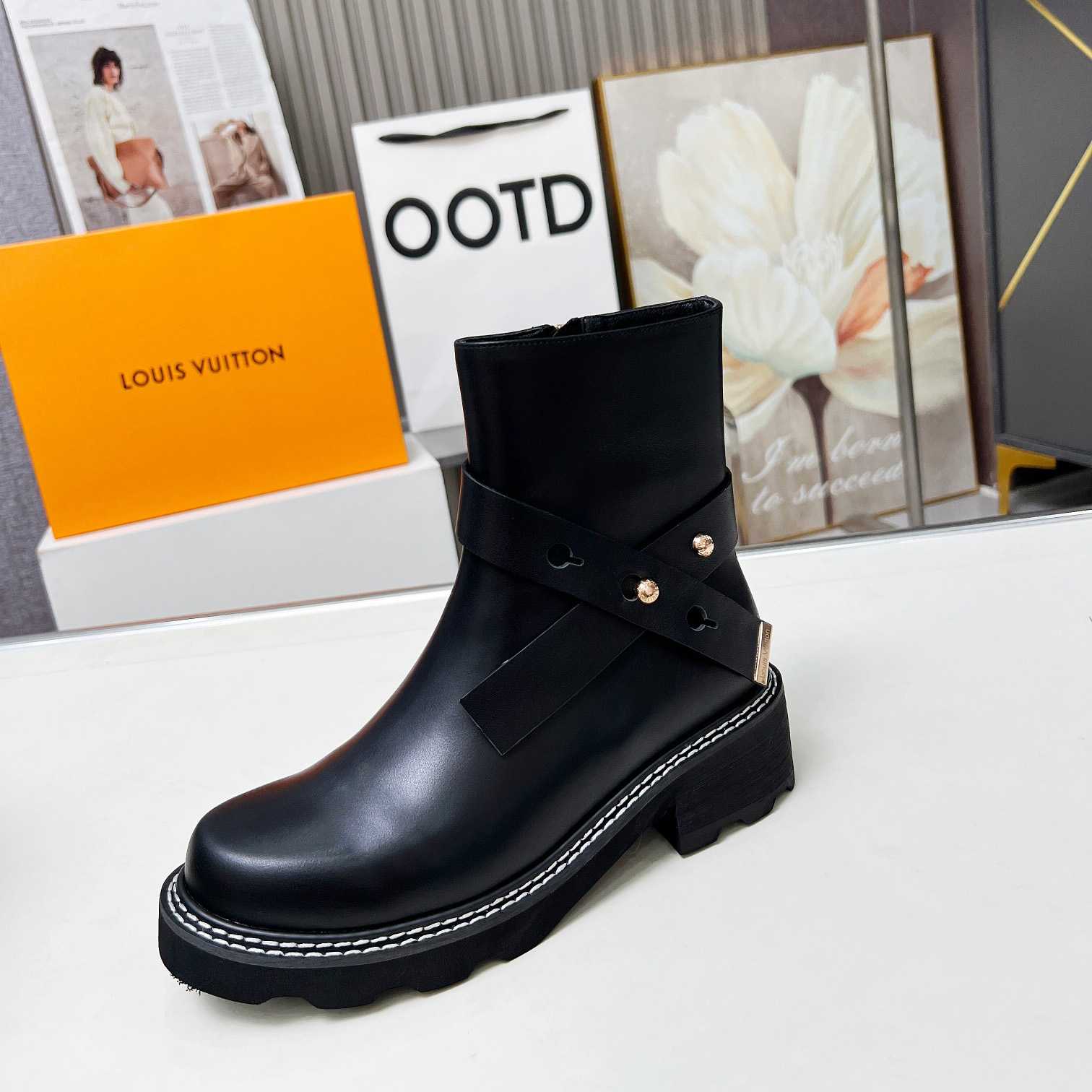 Louis Vuitton LV Beaubourg Ankle Boot   1ADADP - DopestKickz