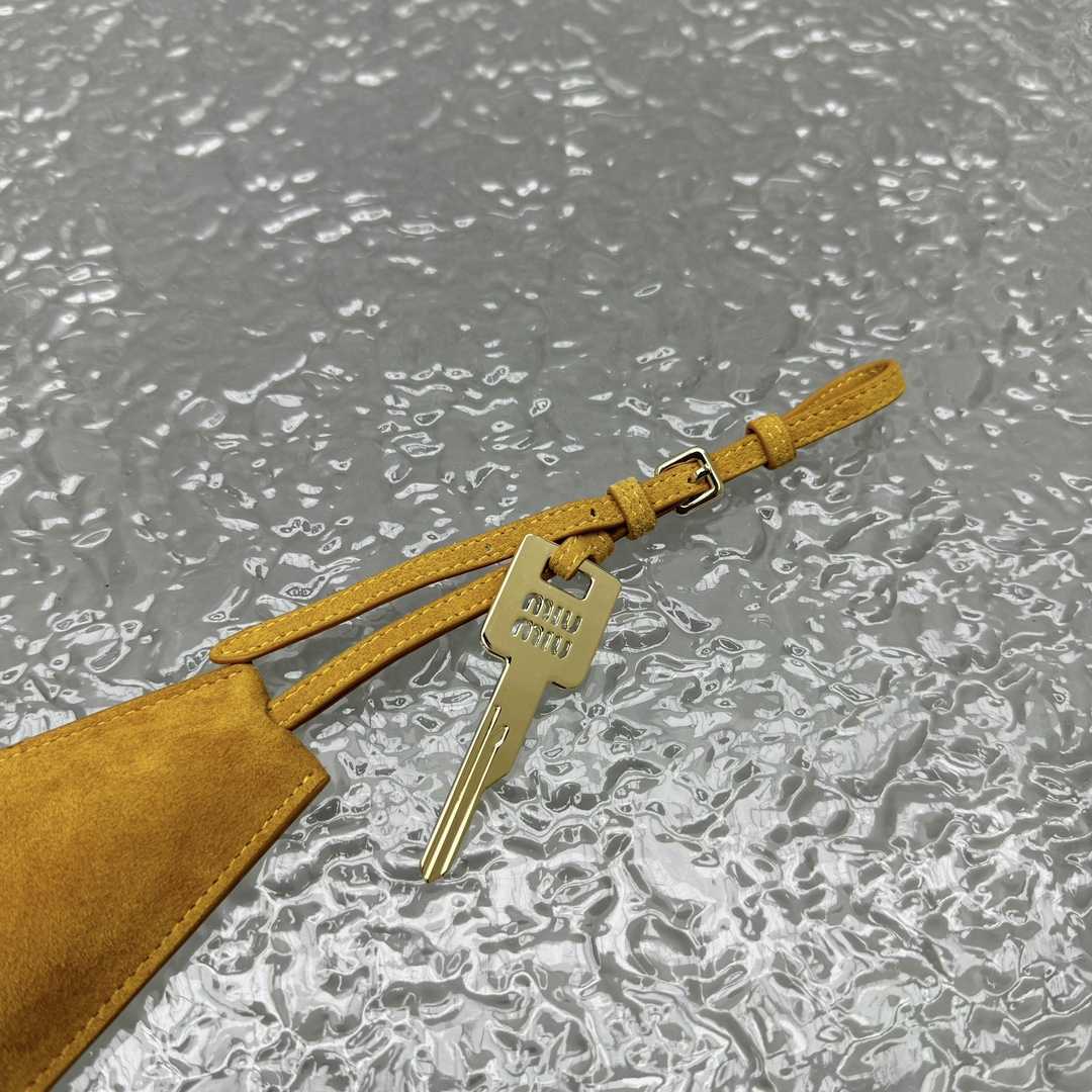 Miu Miu Logo-lettering Leather Trick - DopestKickz
