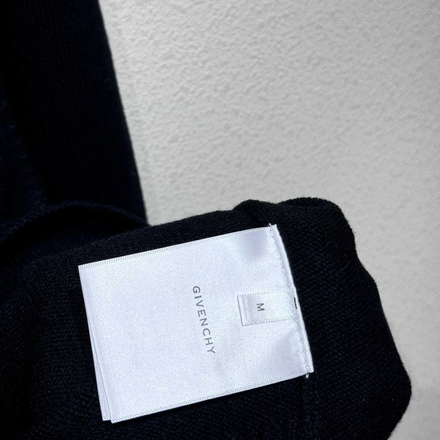 Givenchy 4G Logo Sweater - DopestKickz