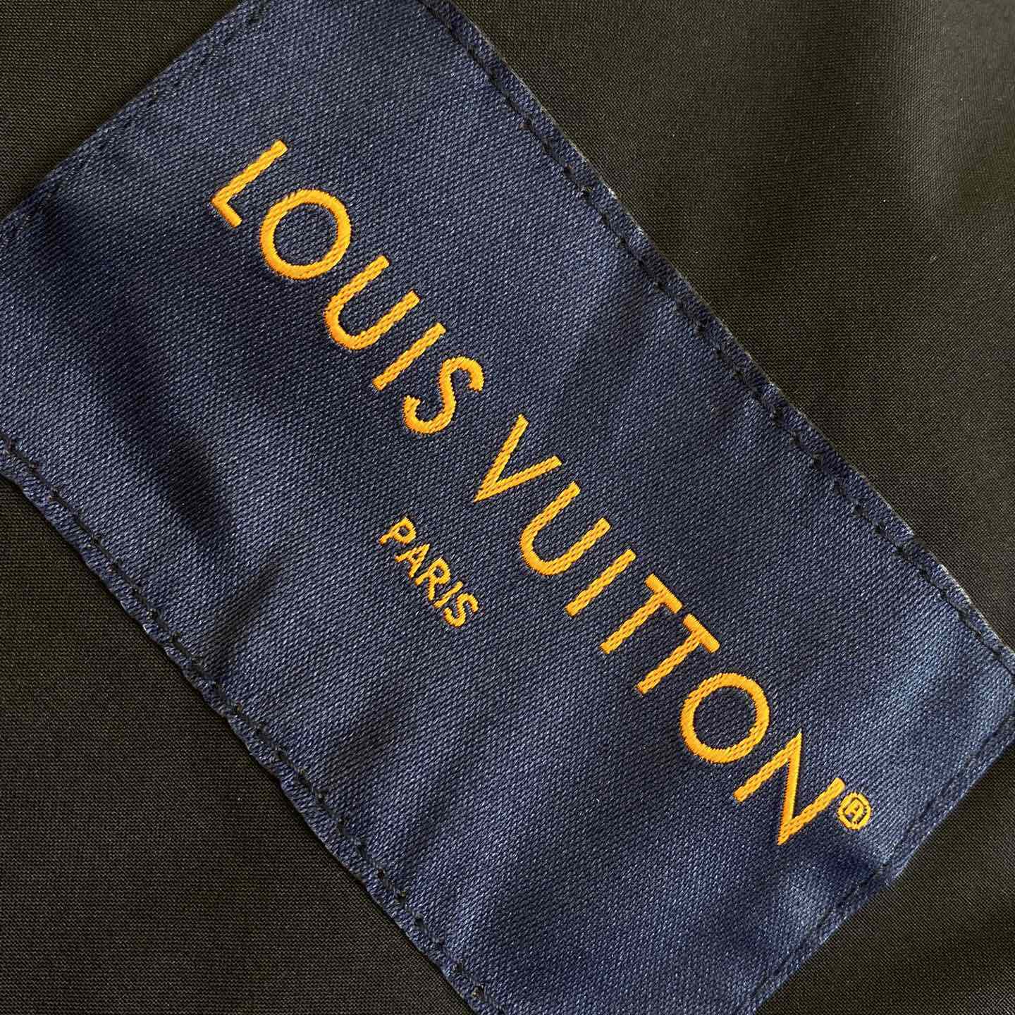 Louis Vuitton Down Blouson   1AFA37 - DopestKickz