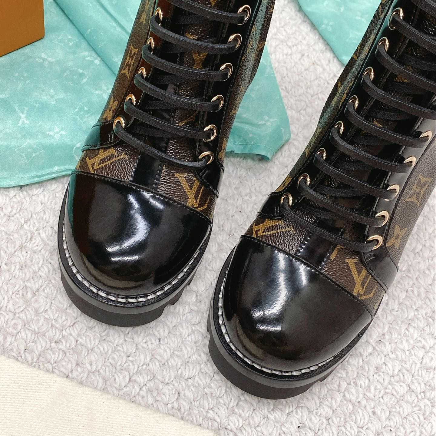 Louis Vuitton Star Trail Ankle Boot   1 A2Y7X - DopestKickz