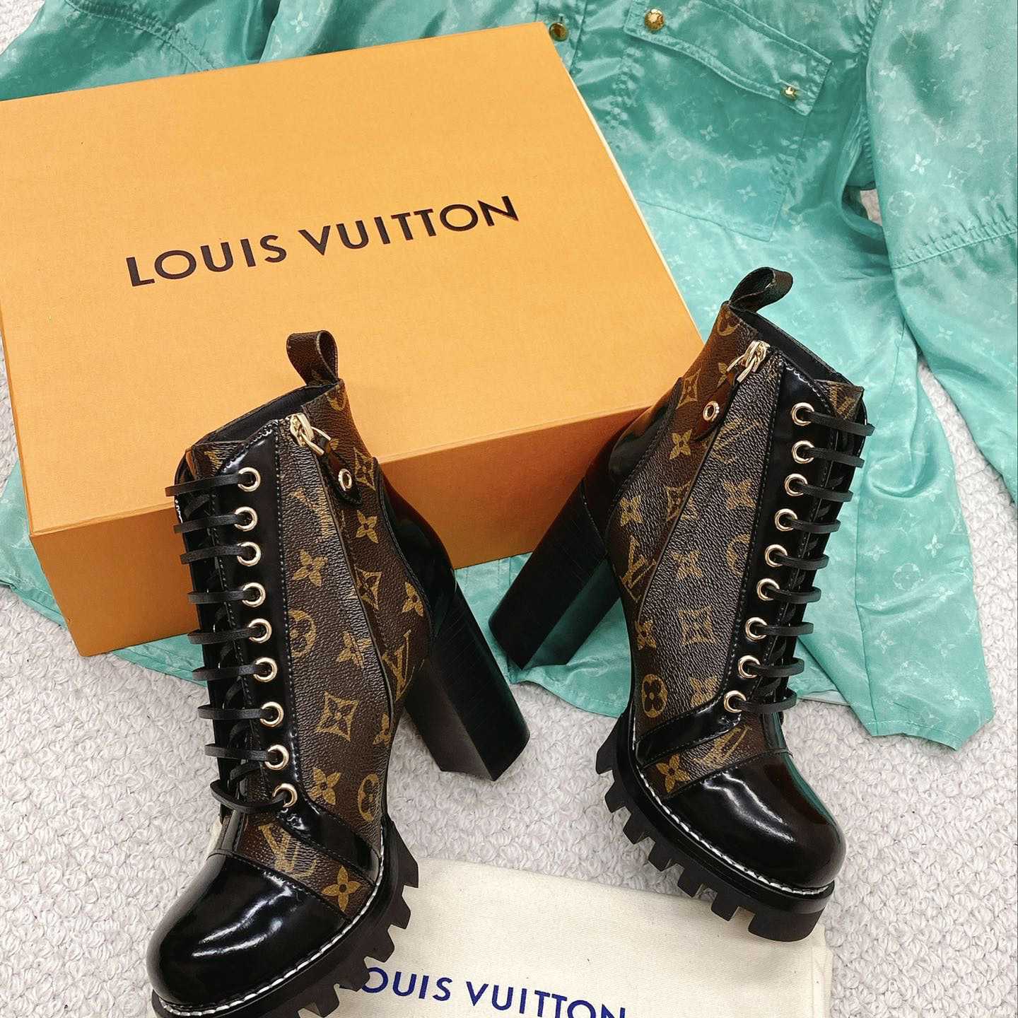 Louis Vuitton Star Trail Ankle Boot   1 A2Y7X - DopestKickz