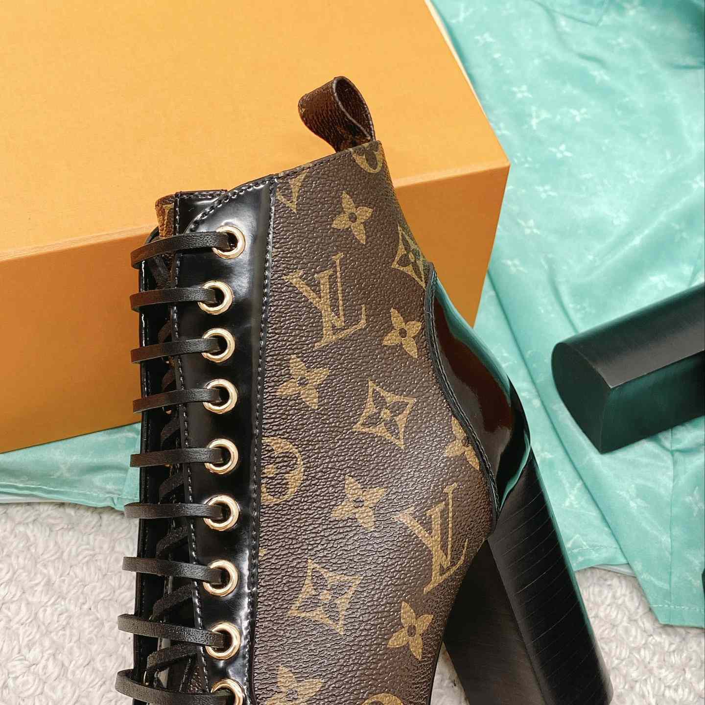 Louis Vuitton Star Trail Ankle Boot   1 A2Y7X - DopestKickz