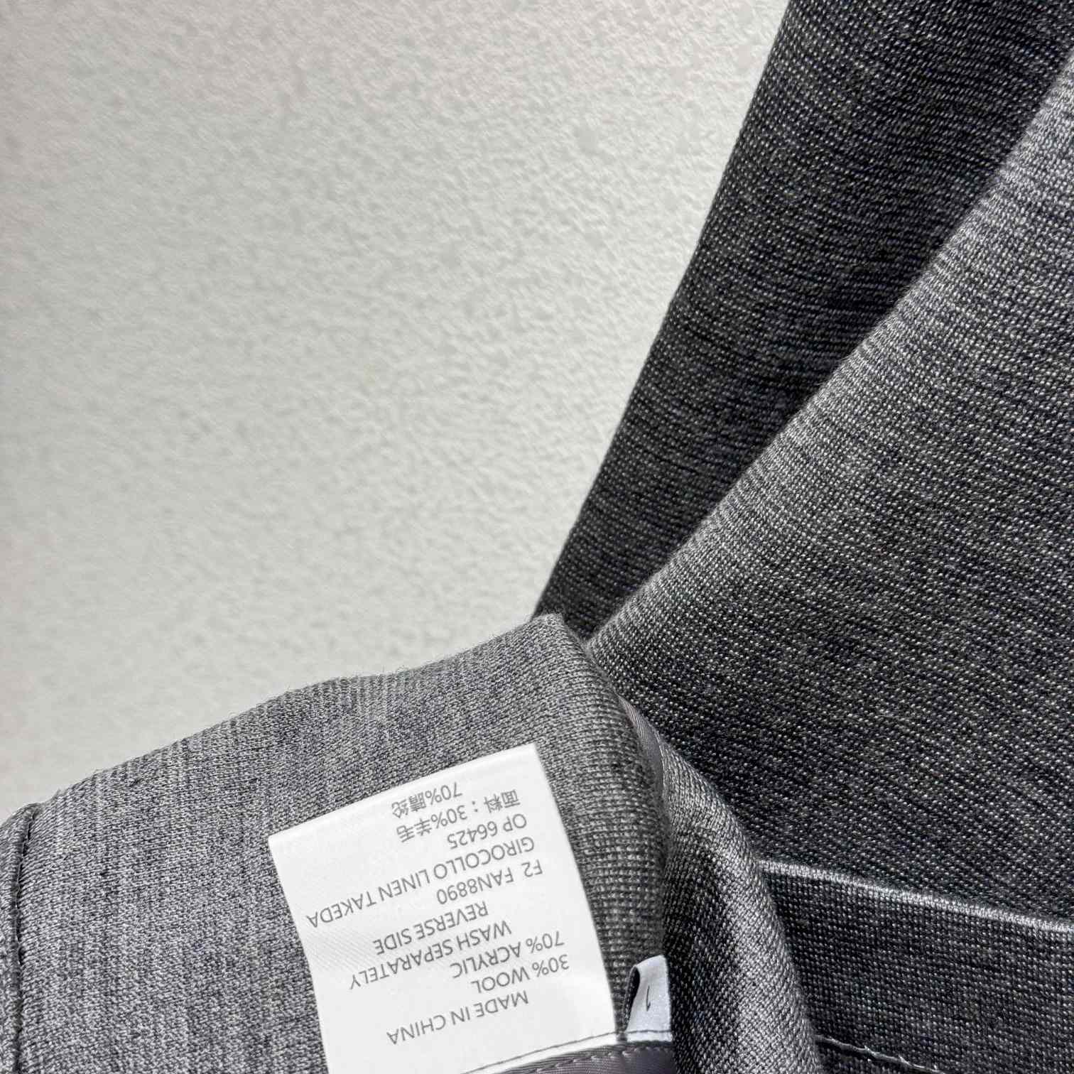 Thom Browne Single-breasted Wool Blazer - DopestKickz