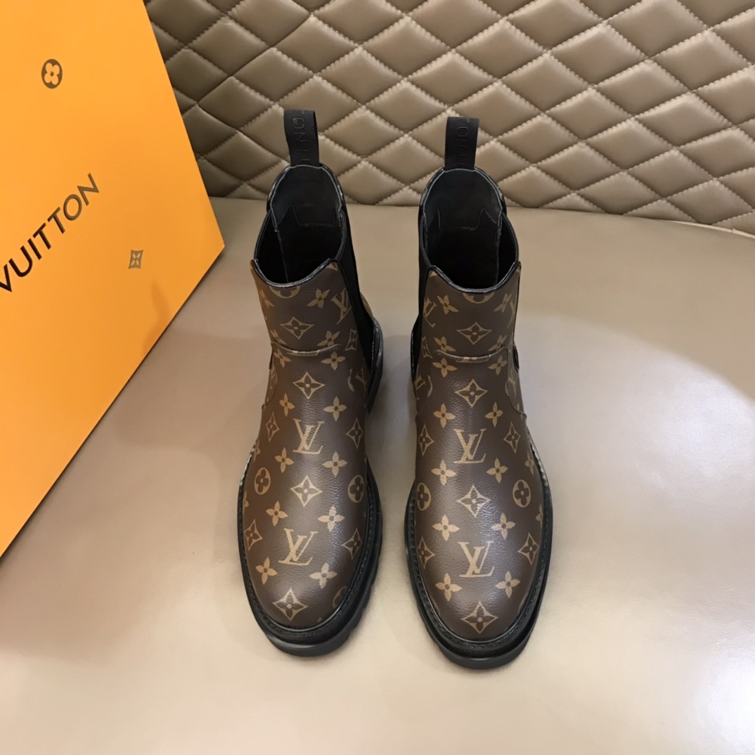 Louis Vuitton Men's Ankle Boots - DopestKickz