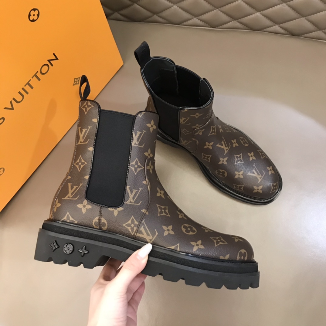 Louis Vuitton Men's Ankle Boots - DopestKickz