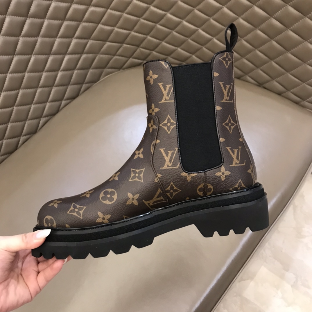 Louis Vuitton Men's Ankle Boots - DopestKickz