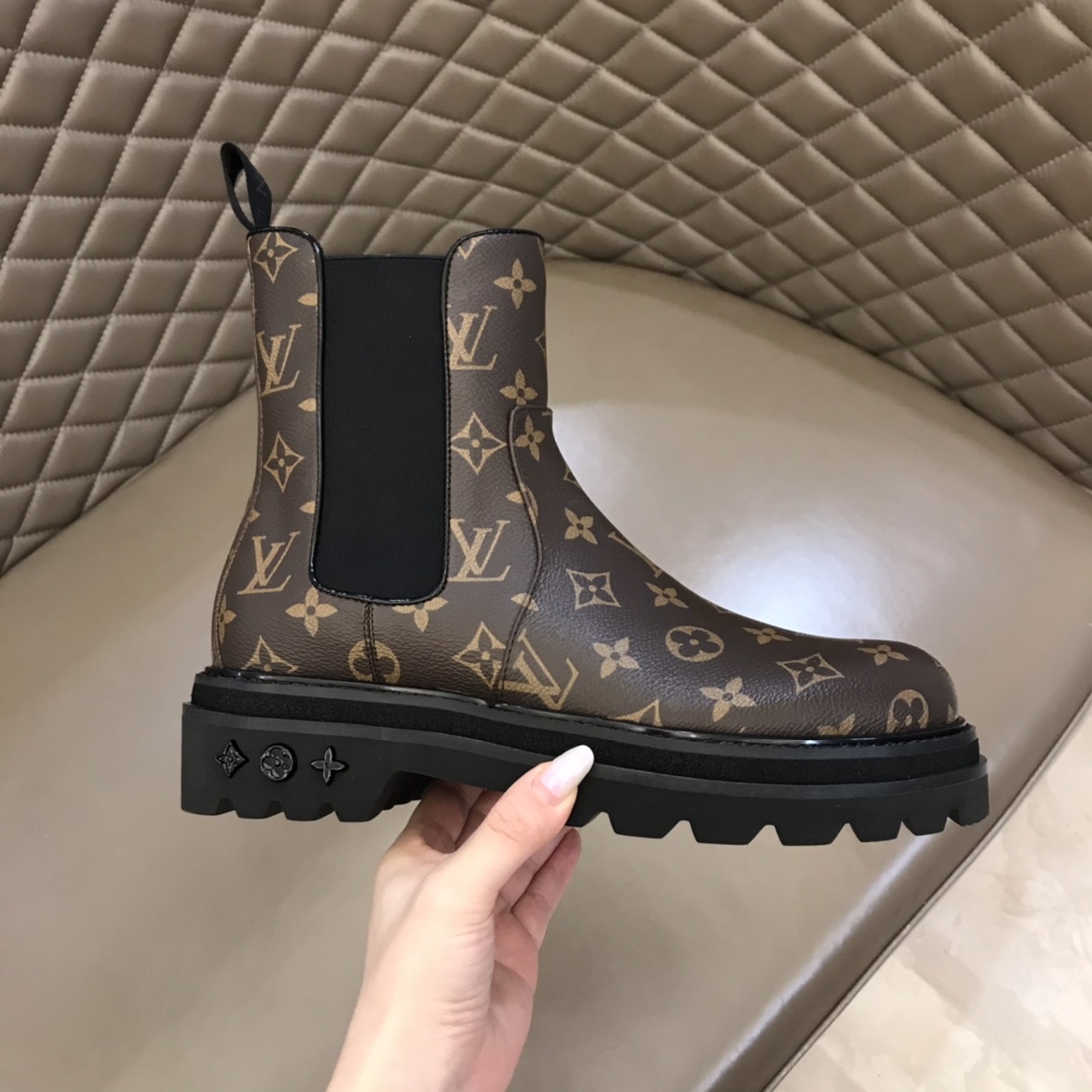 Louis Vuitton Men's Ankle Boots - DopestKickz