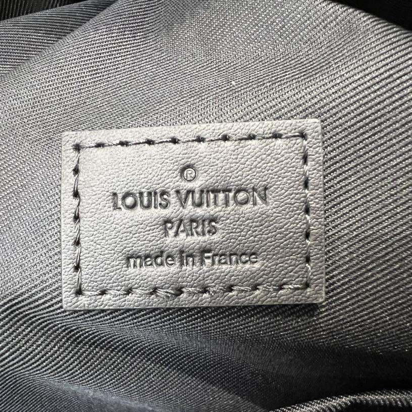 Louis Vuitton Discovery Backpack MM   M22545 - DopestKickz