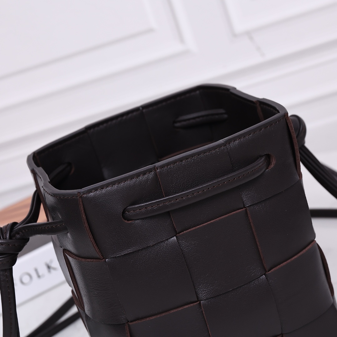 Bottega Veneta Small Cassette Cross-Body Bucket - DopestKickz