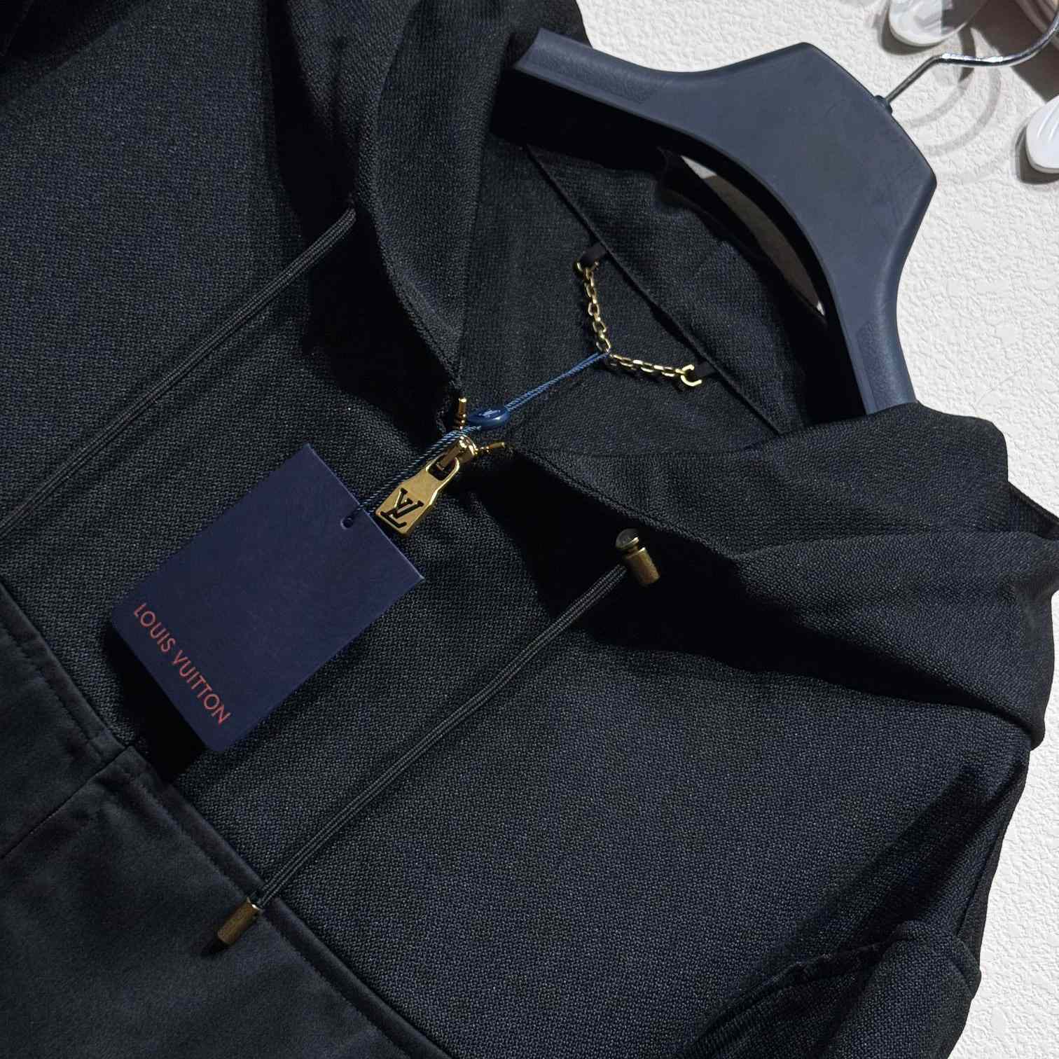 Louis Vuitton Technical Hooded Cotton Blouson   1AFRGI - DopestKickz