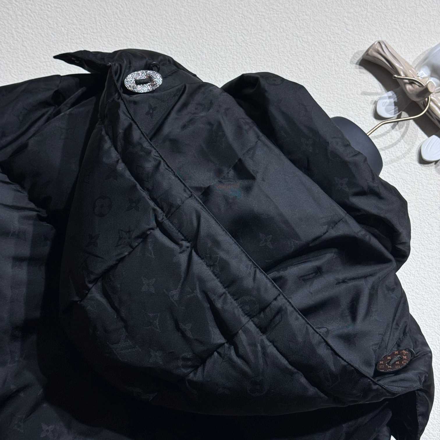 Louis Vuitton Monogram Puffer Jacket    1AGAEQ - DopestKickz