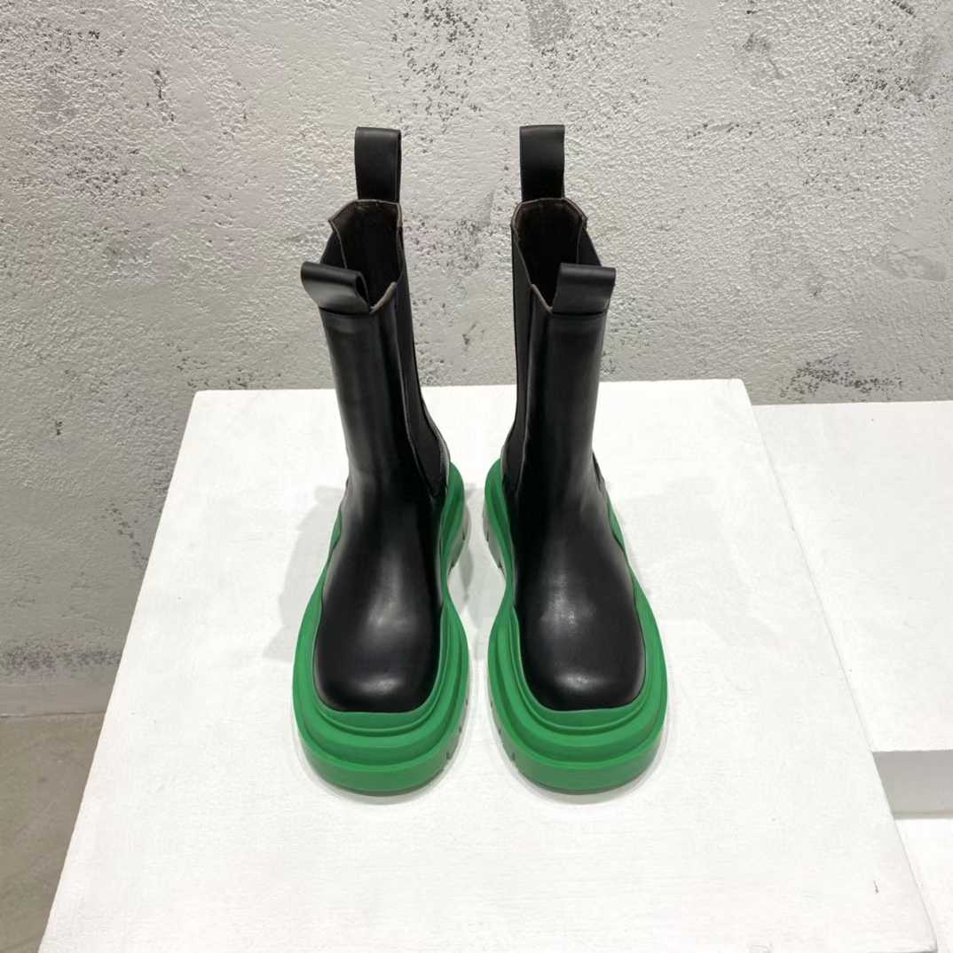 Bottega Veneta Lug Vegetable-Tanned Leather Chelsea Boots - DopestKickz