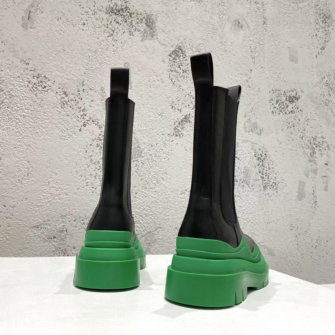 Bottega Veneta Lug Vegetable-Tanned Leather Chelsea Boots - DopestKickz