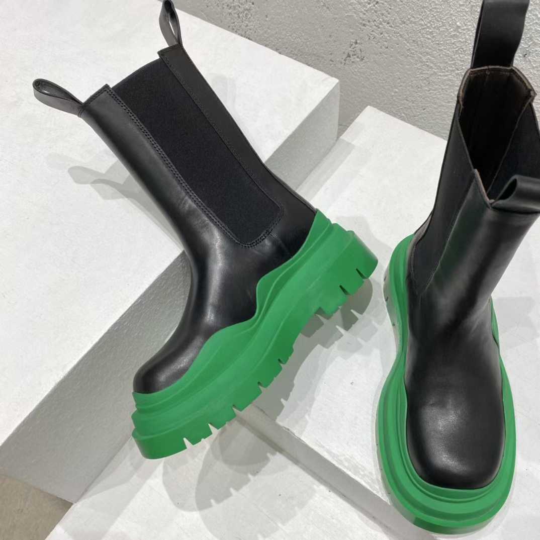 Bottega Veneta Lug Vegetable-Tanned Leather Chelsea Boots - DopestKickz