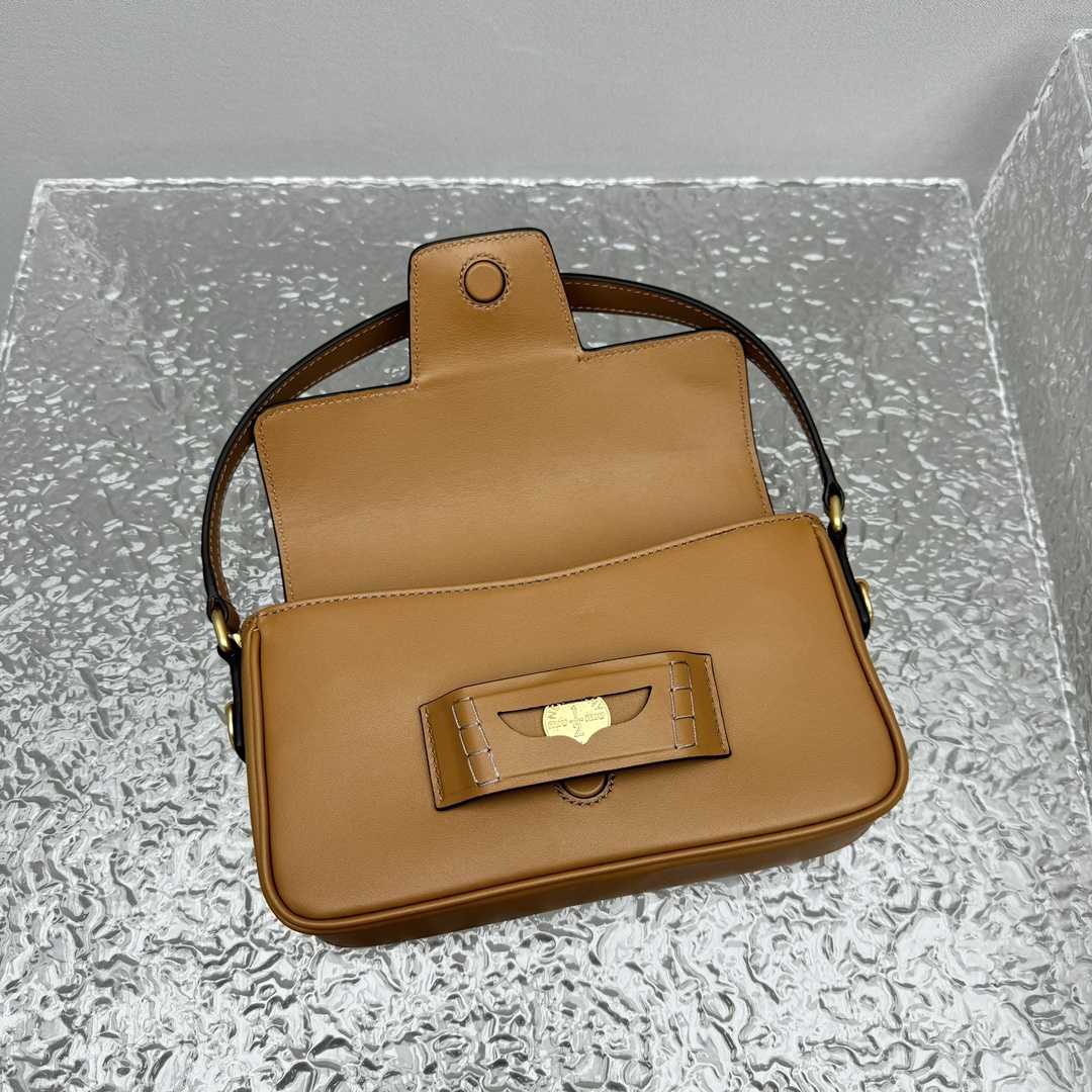 Miu Miu Penny Leather Bag - DopestKickz