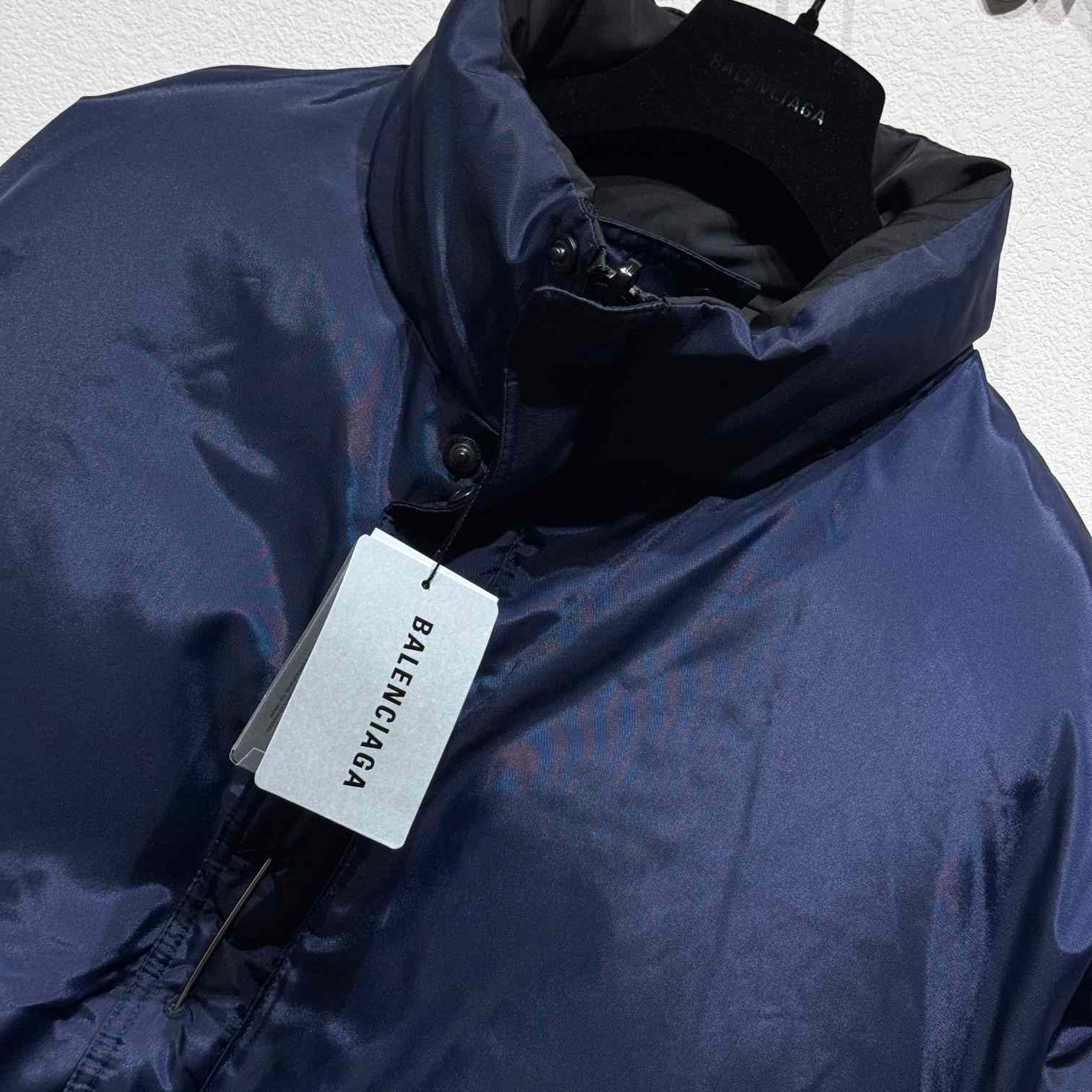 Balenciaga Loop Sports Icon Reversible Puffer In Black - DopestKickz