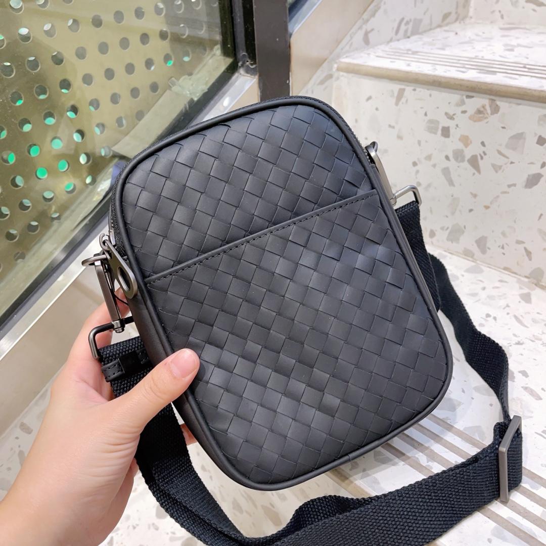 Bottega Veneta Crossbody Bag  - DopestKickz