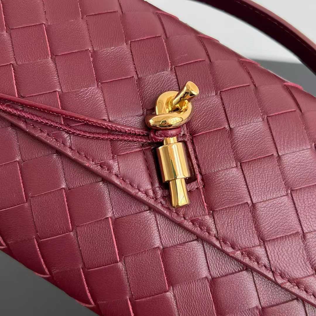 Bottega Veneta Andiamo Clutch - DopestKickz