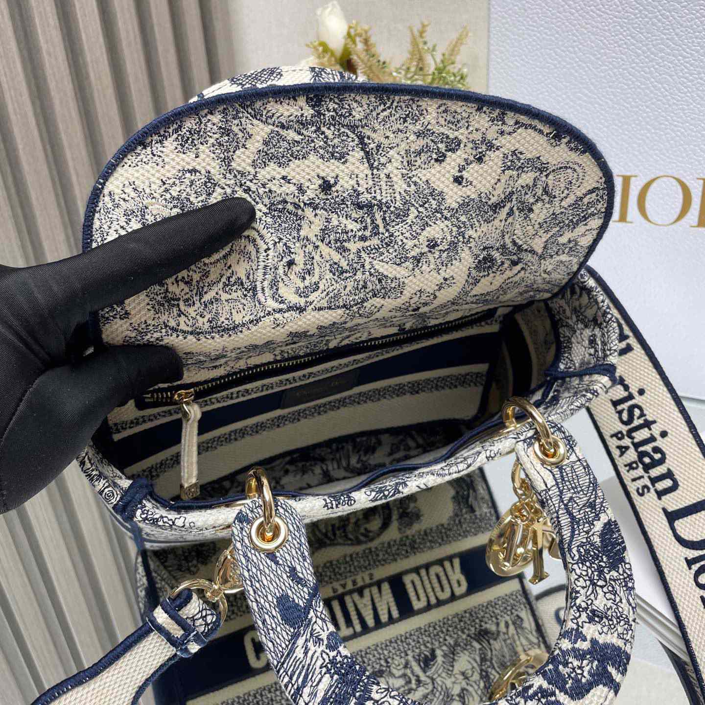 Dior Dioramour Medium Lady D-Lite Bag - DopestKickz
