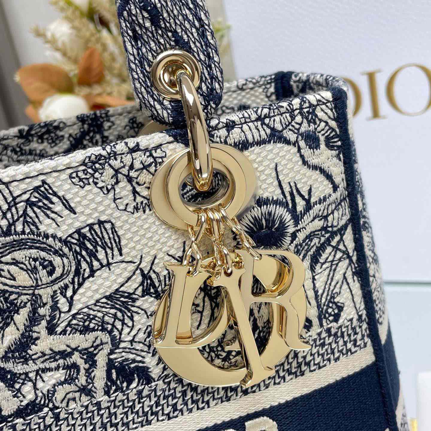 Dior Dioramour Medium Lady D-Lite Bag - DopestKickz