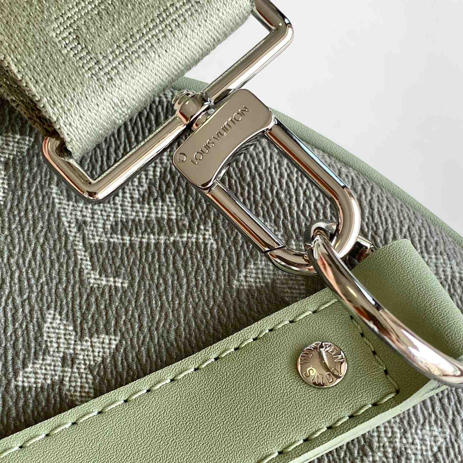 Louis Vuitton Keepall 45   M11718  - DopestKickz