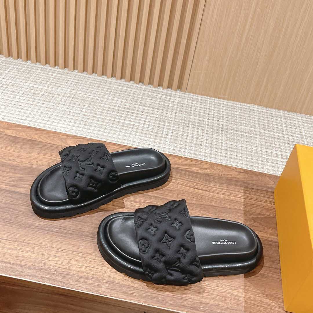 Louis Vuitton Pool Pillow Comfort Mules - DopestKickz