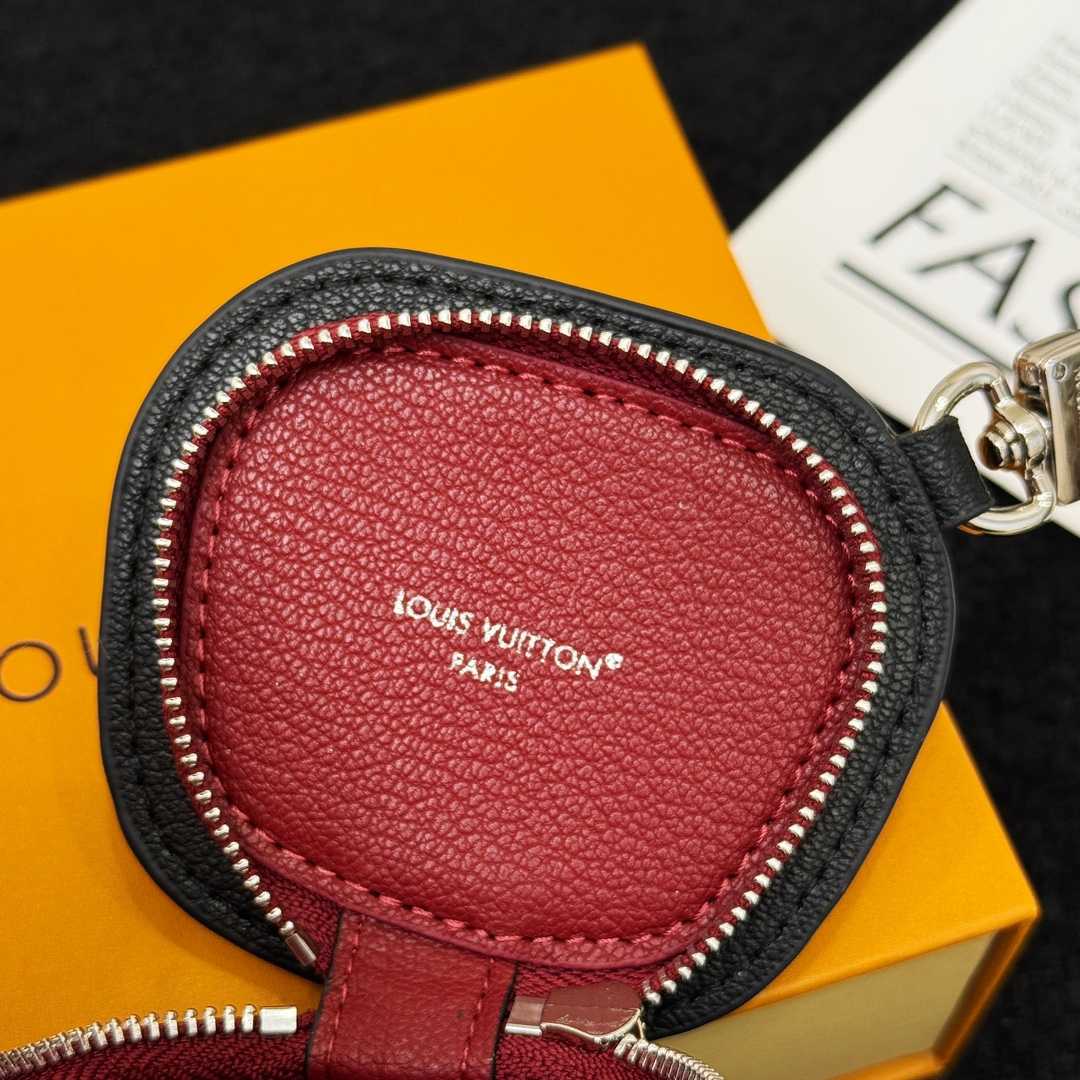 Louis Vuitton 57th Street NYC LV Dog Bag Charm  M02272 - DopestKickz