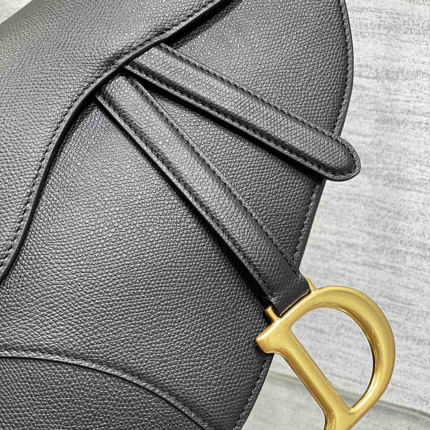 Dior Saddle Bag    24×6×18cm - DopestKickz