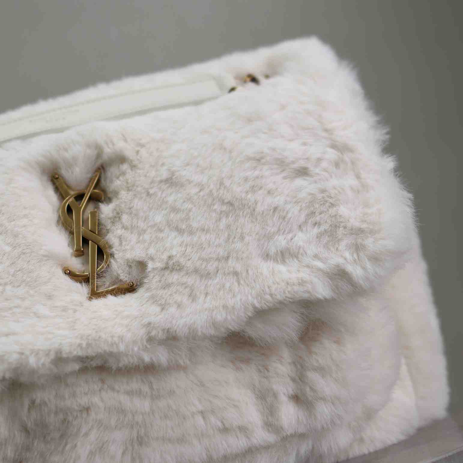 Saint Laurent Niki Medium Soft Bag  (28×20×8.5cm) - DopestKickz