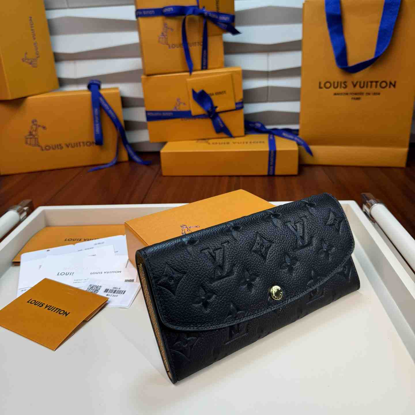Louis Vuitton Emilie Wallet  M62369 - DopestKickz