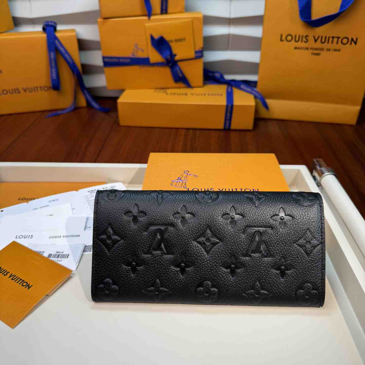 Louis Vuitton Emilie Wallet  M62369 - DopestKickz