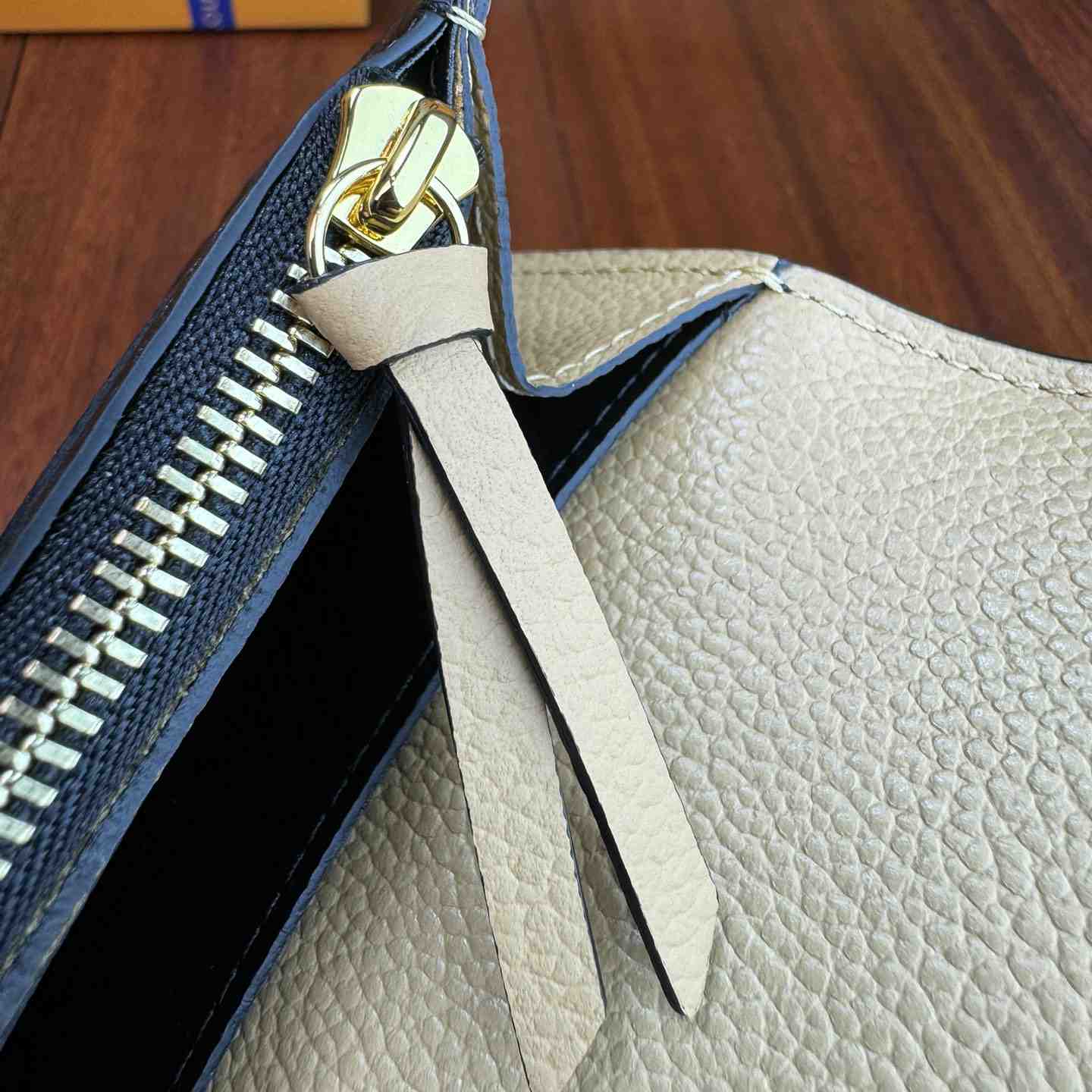Louis Vuitton Emilie Wallet  M62369 - DopestKickz