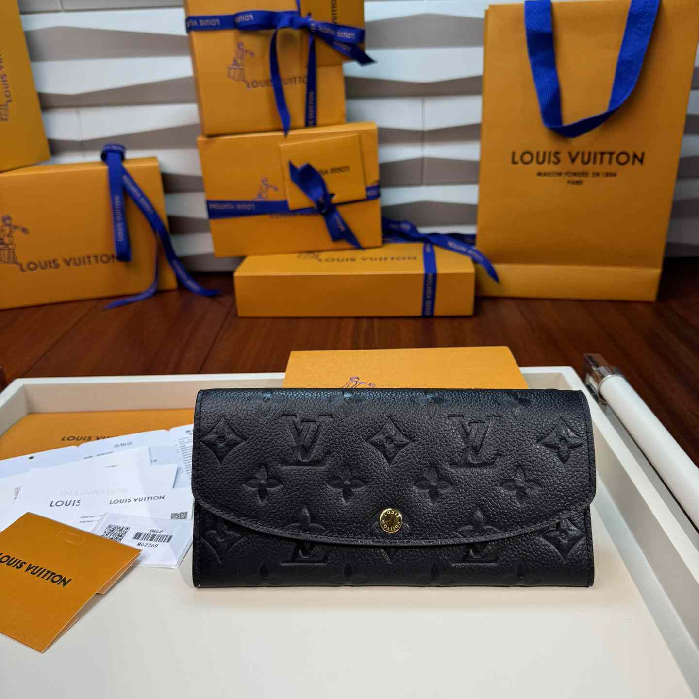 Louis Vuitton Emilie Wallet  M62369 - DopestKickz