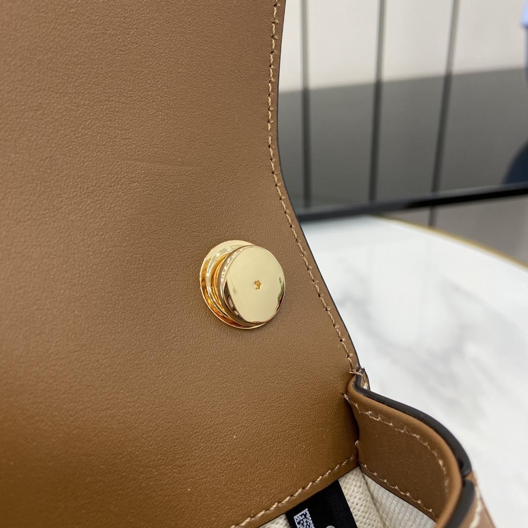 Gucci Blondie Mini Shoulder Bag - DopestKickz