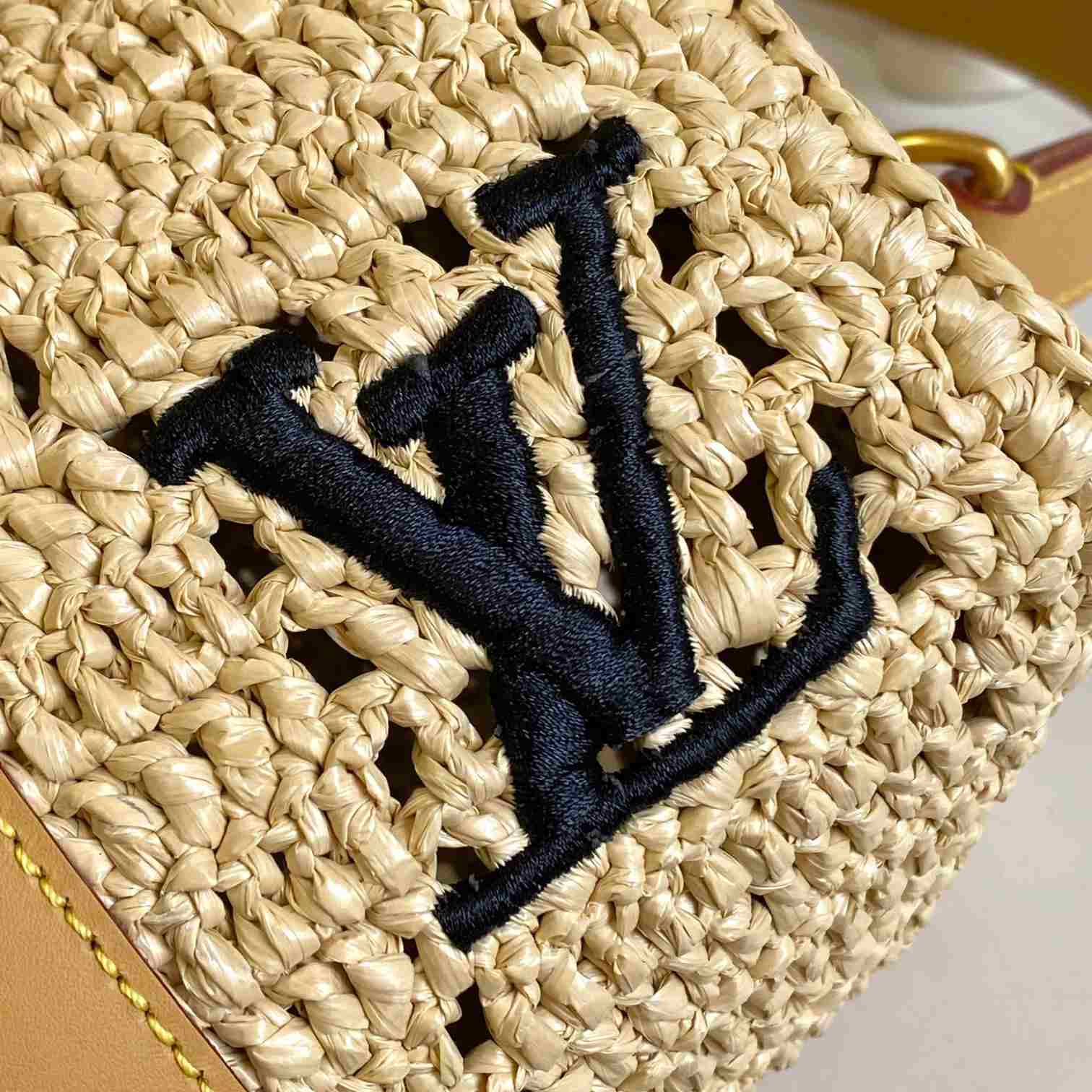 Louis Vuitton Keepall Bandoulière 25  M25010 - DopestKickz
