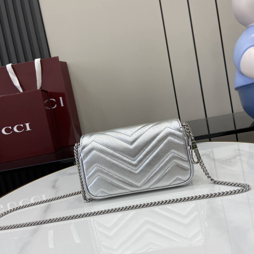 Gucci GG Marmont Super Mini Bag - DopestKickz